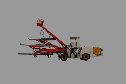 三臂鑿（záo）岩台車